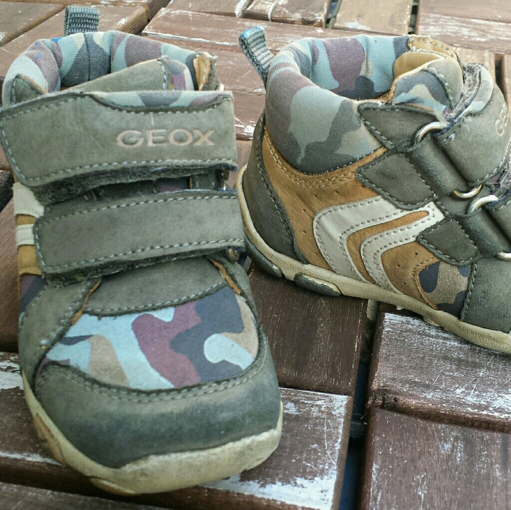 Size 6 Geox High Top sneakers